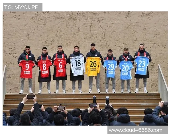 诺伊尔：从守门员到传奇，探寻他的足球之路与不屈精神